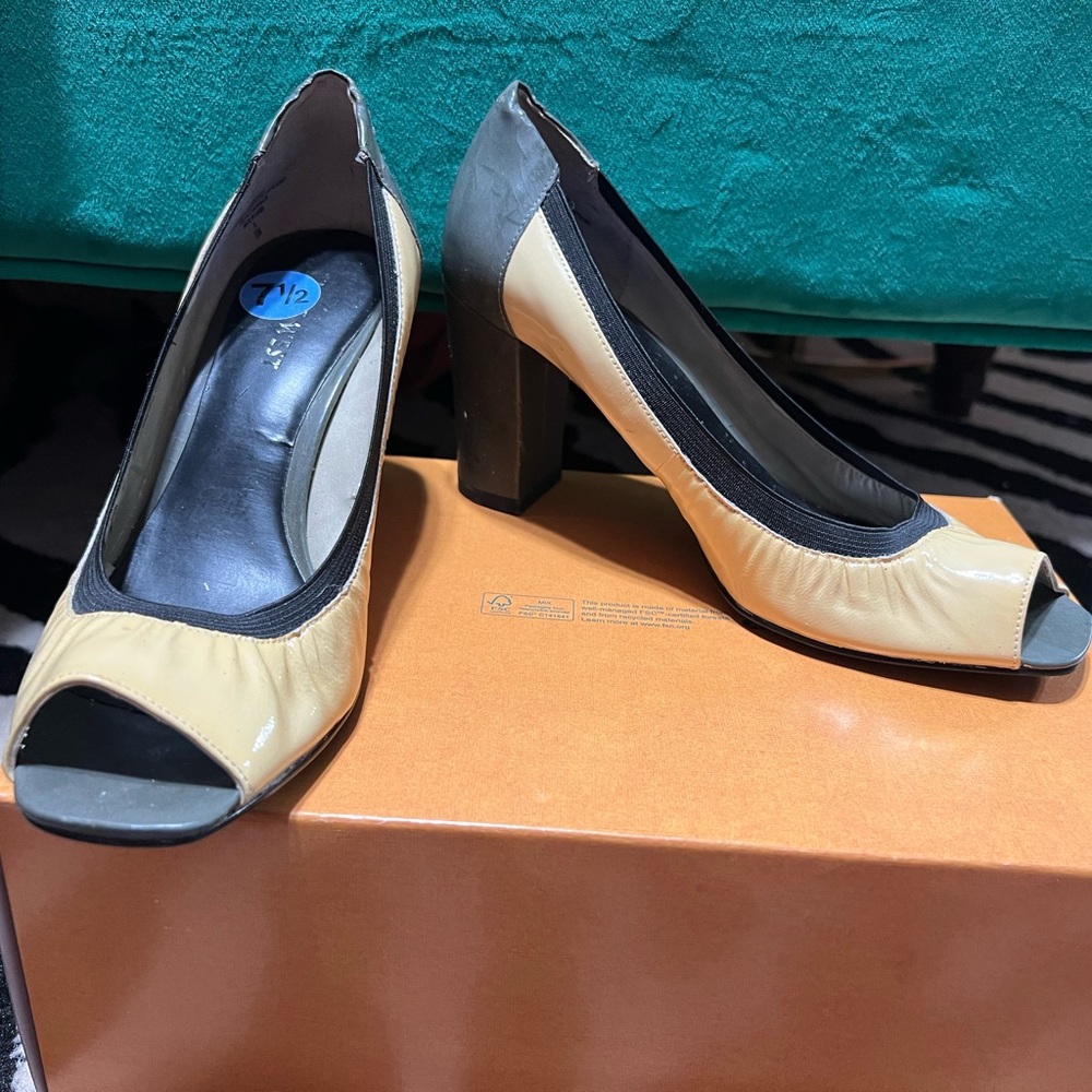 USED Patent leather Size 7.5